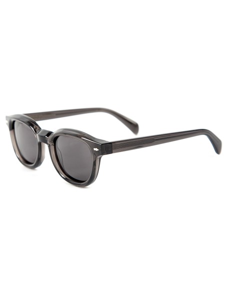 Fashionable thick-rimmed minimalist sunglasses