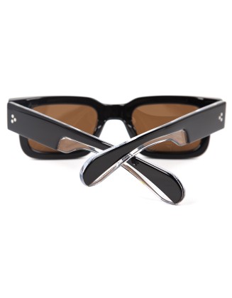 Square sunglasses with UV protection and trendy design